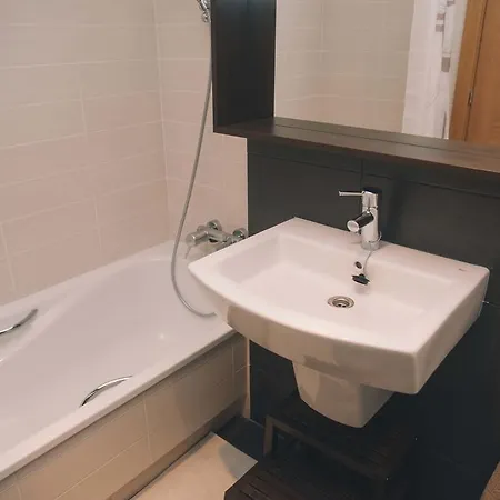 فيستا روجا *